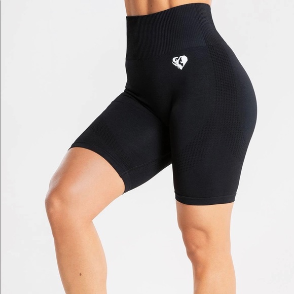 Gym shark bike shorts - Picture 2 of 3